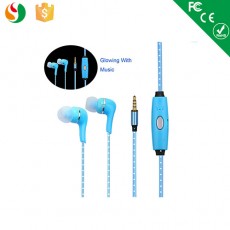 批發(fā)時尚耳機(jī)與麥克風(fēng)耳機(jī)LED燈和LED照明的新耳機(jī)